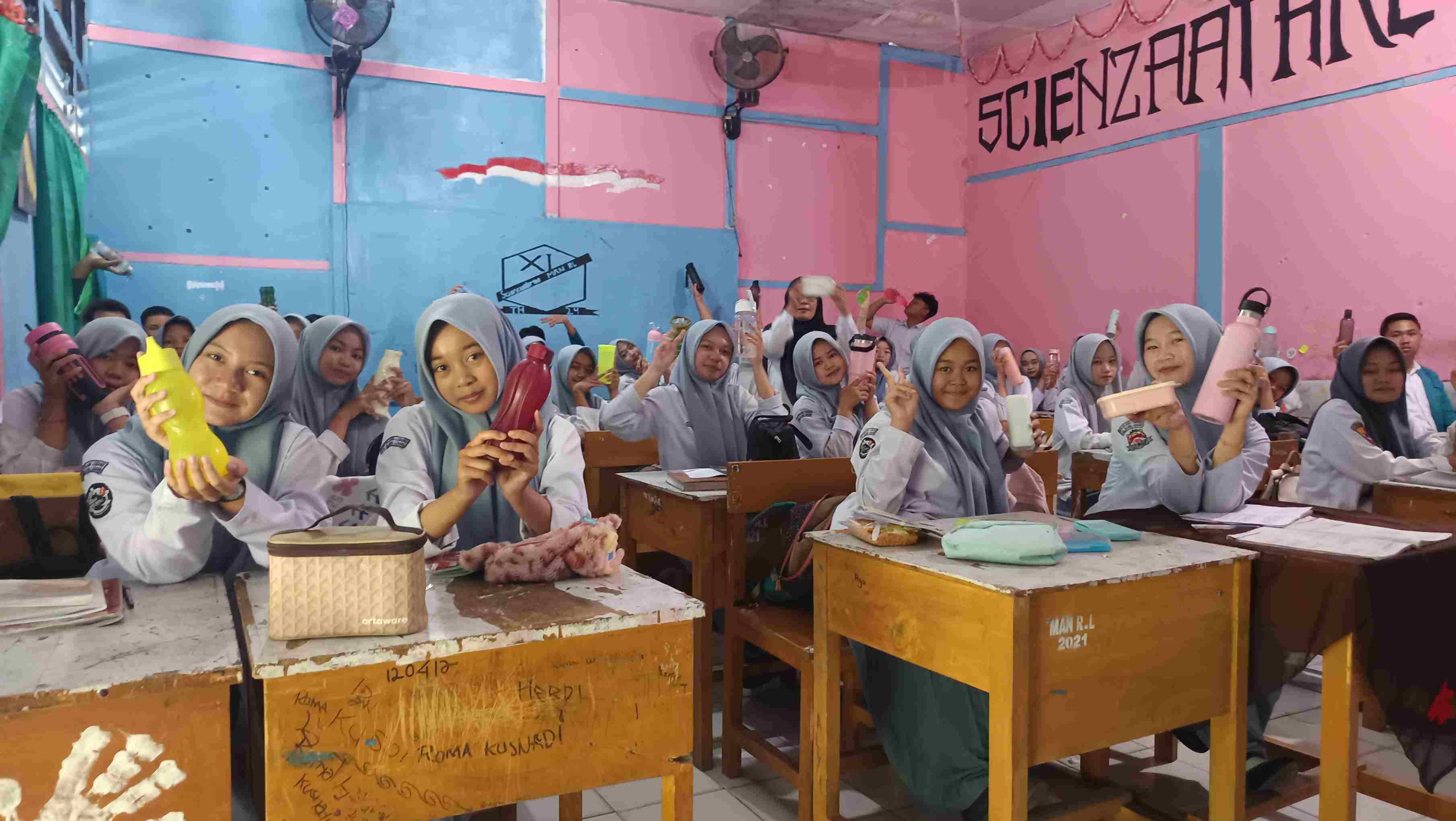 MAN RL wujudkan  kecintaan siswa terhadap lingkungan melalui edukasi memanfaatkan Tumbler sebagai alternatif menghemat sampah plastik lewat kegiatan kokulikuler  MAN Rejang Lebong